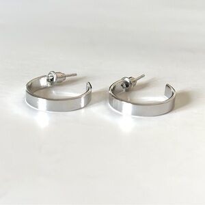 🔴 5 for $10 ONE PAIR Silver Tone Round Shaped Stud Earrings